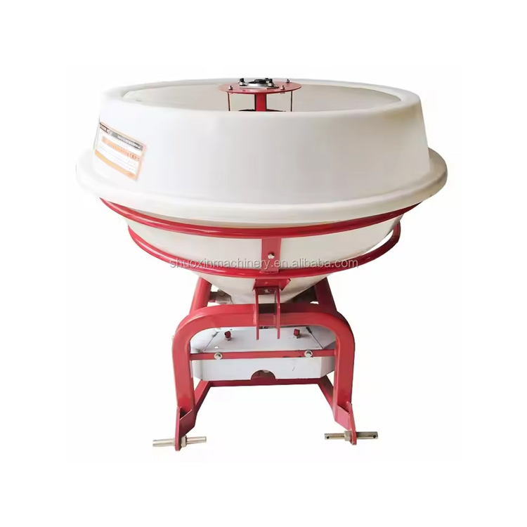 လယ်ကွင်းအတွင်း ပလတ်စတစ်မြေသြဇာဖြန့်စက် အသုံးချခြင်း။